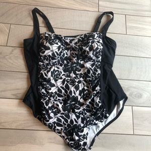 Ava & Viv black and white floral swimsuit 24w